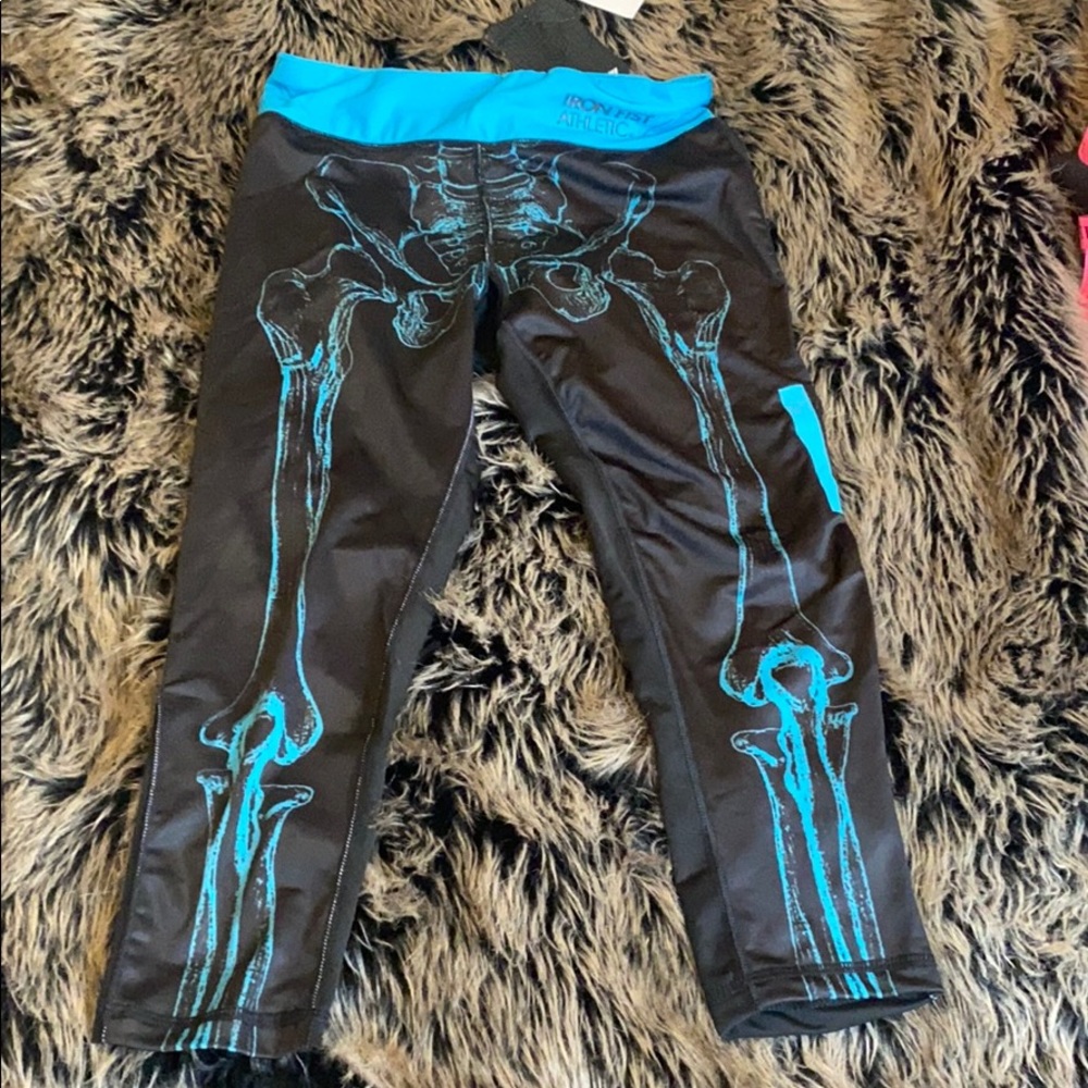 NWT Iron Fist Wishbone Capri Leggings